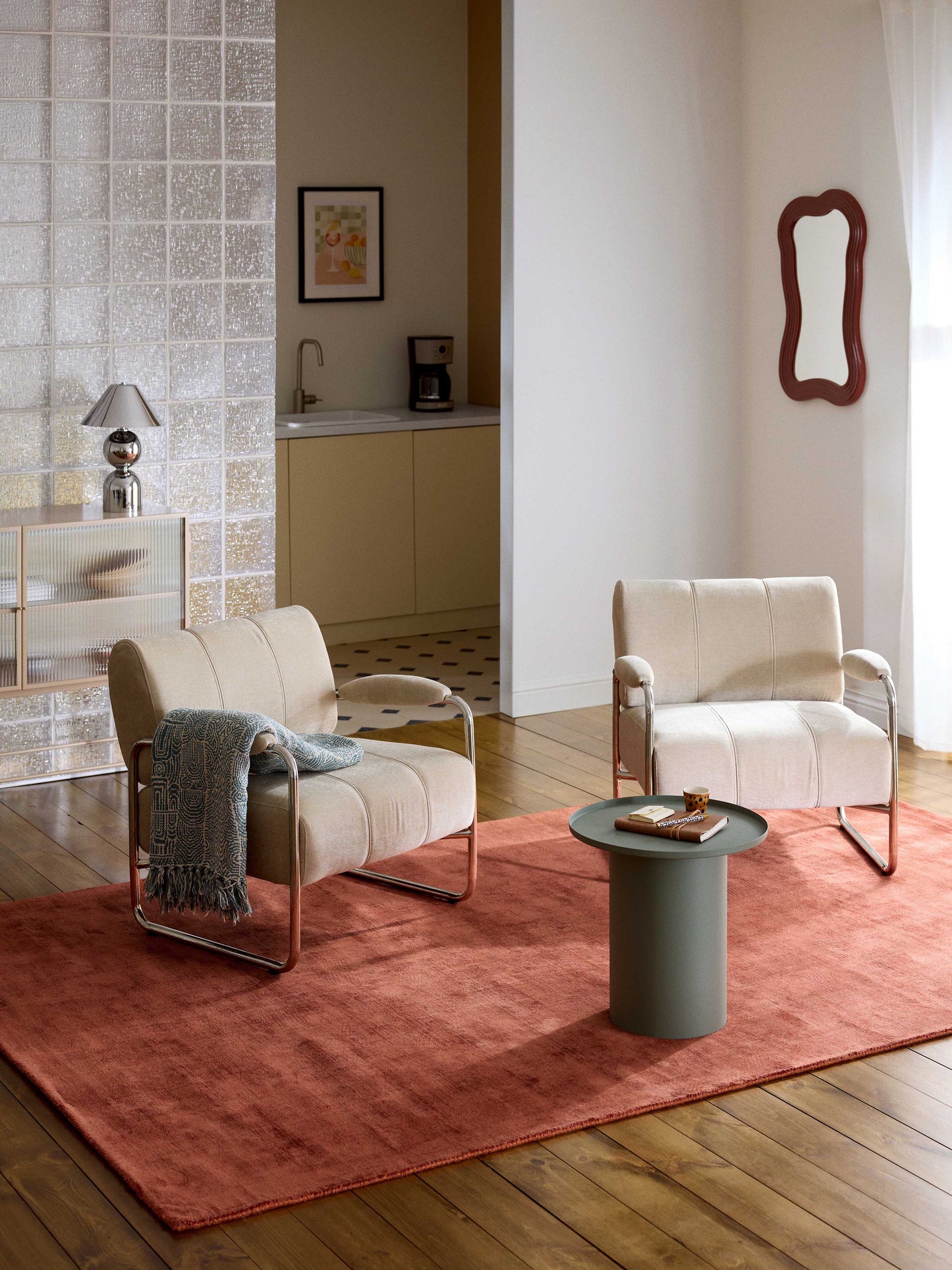 Jarienne Hand-Woven Rug in Viscose