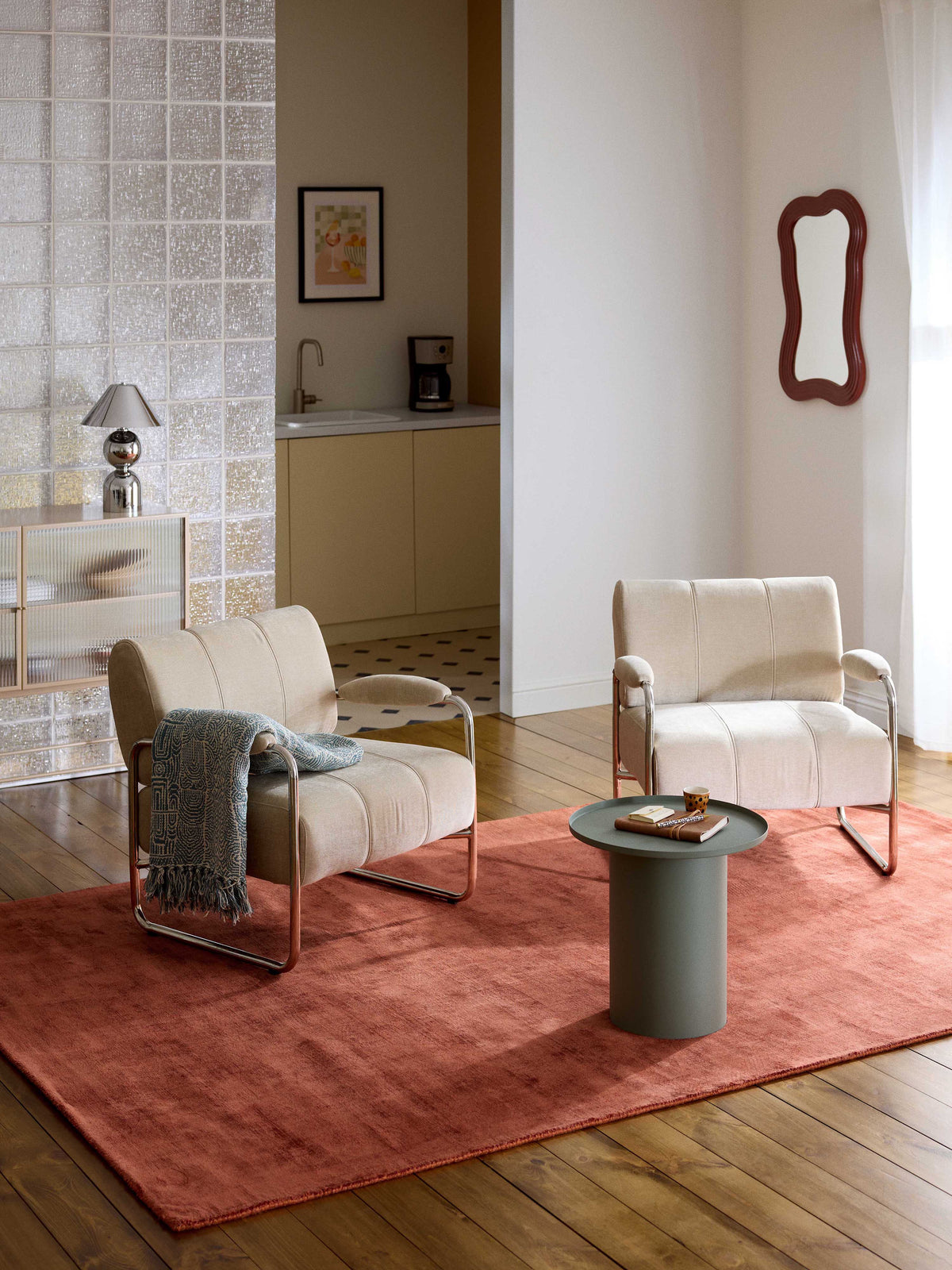 Jarienne Hand-Woven Rug in Viscose
