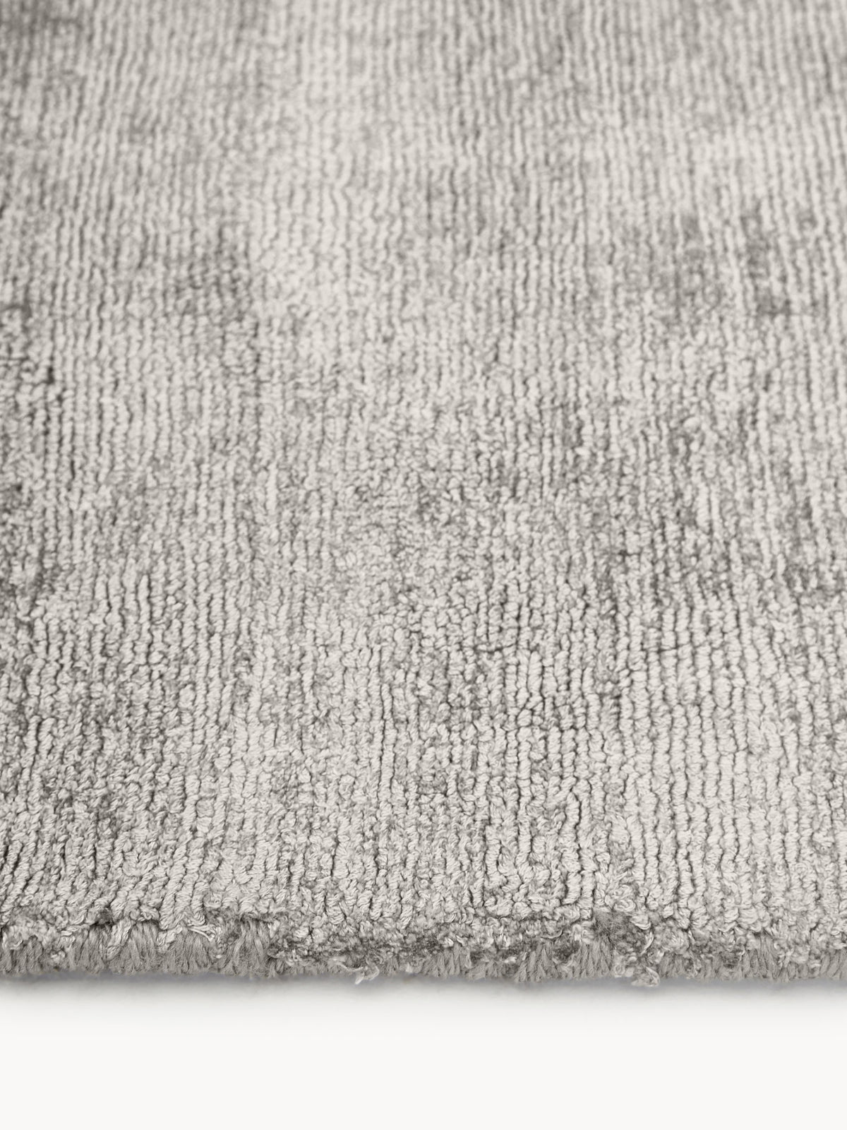 Jarienne Hand-Woven Rug in Viscose