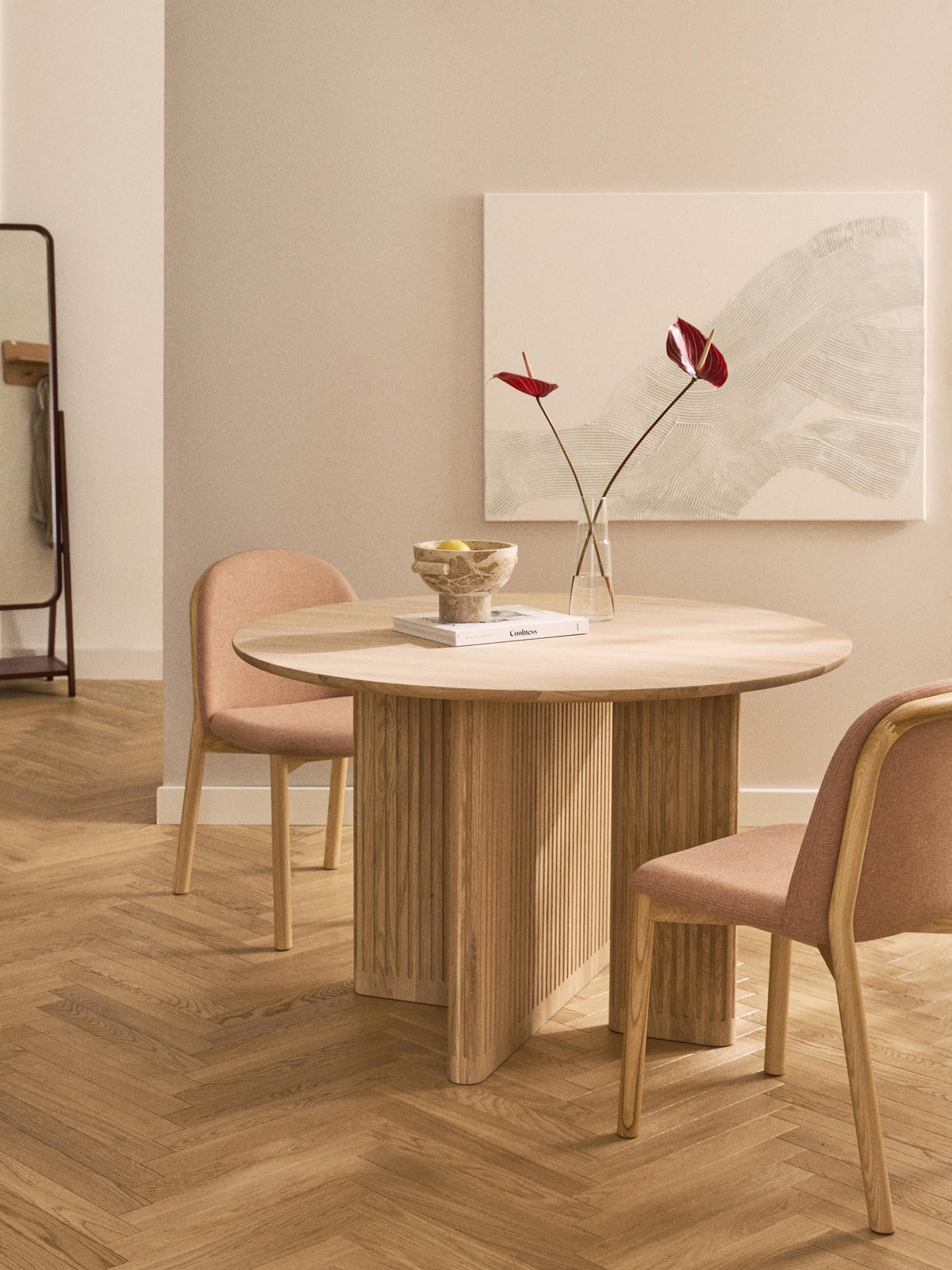 Jolkosa Round Dining Table in Oak, Ø 120 cm