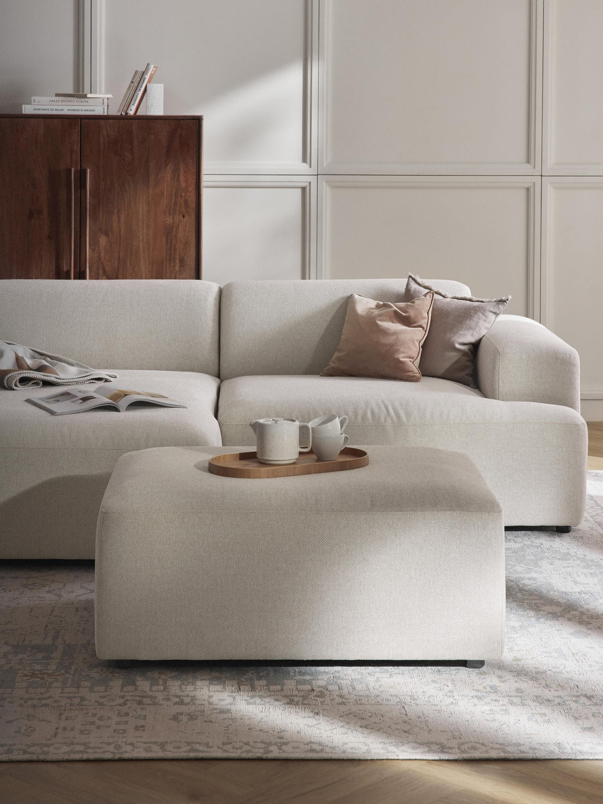 Melvisse Stool, W 99 x D 72 cm