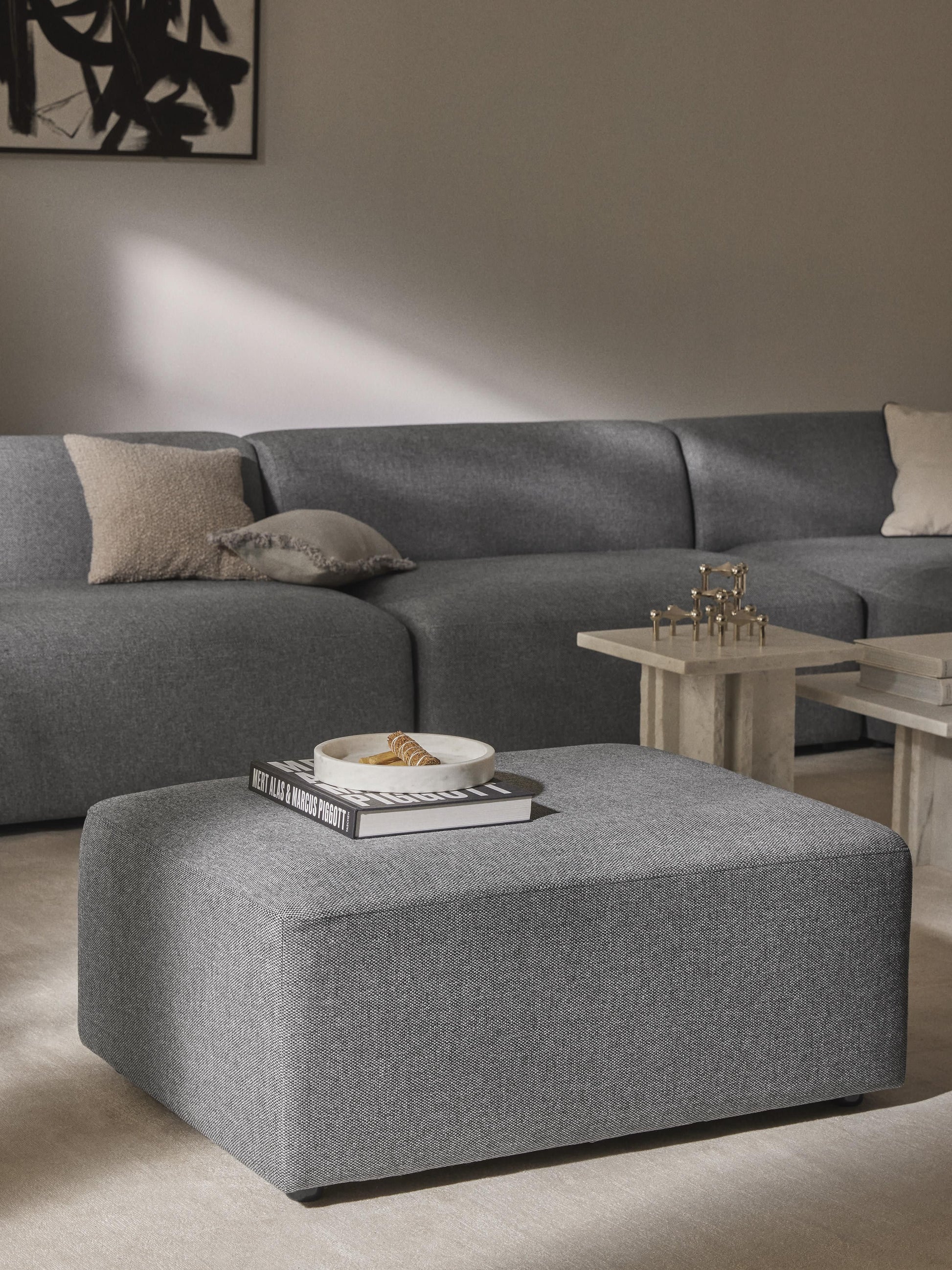 Melvisse Stool, W 99 x D 72 cm
